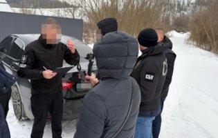 На Черкащині правоохоронець обіцяв зняти ухилянта з розшуку за $5 тисяч
