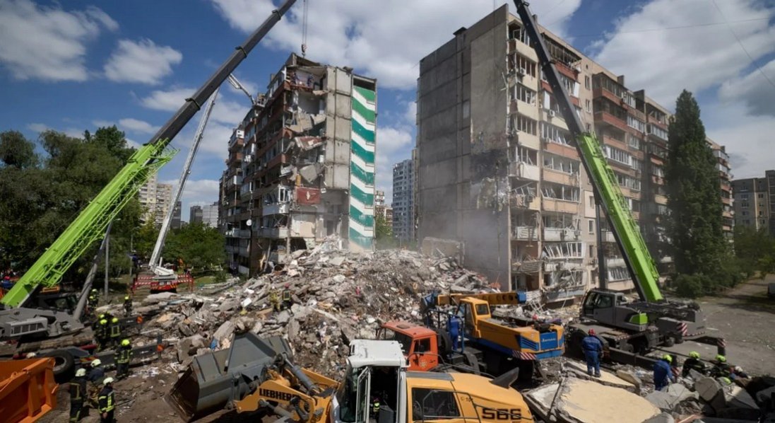 У Києві кількість загиблих від російського удару зросла до 24