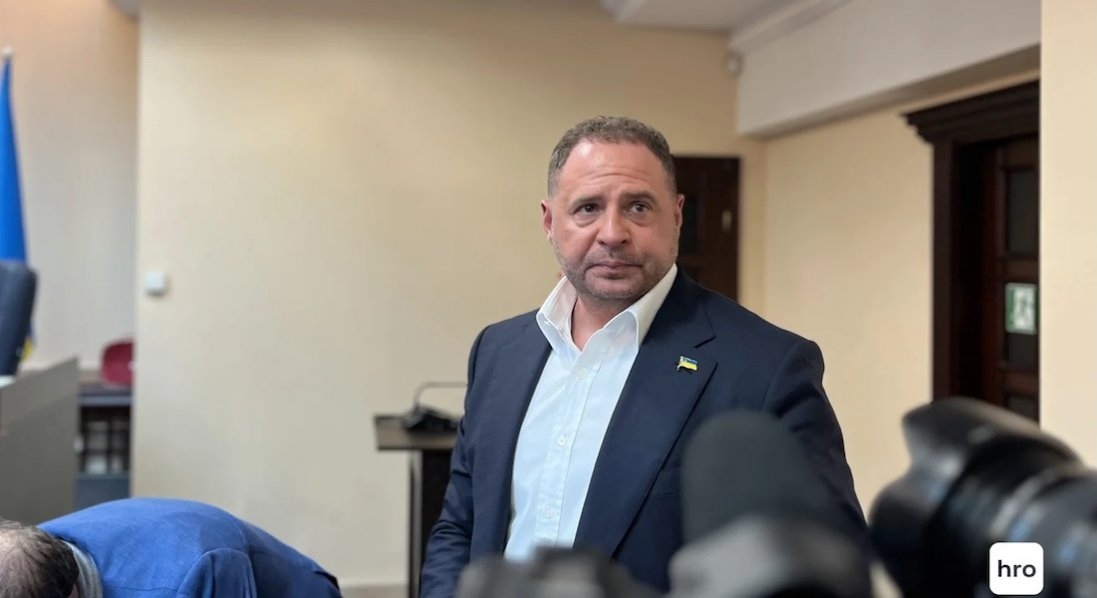 Охоронців, які забирали Єрмака із СІЗО, бачили біля Зеленського