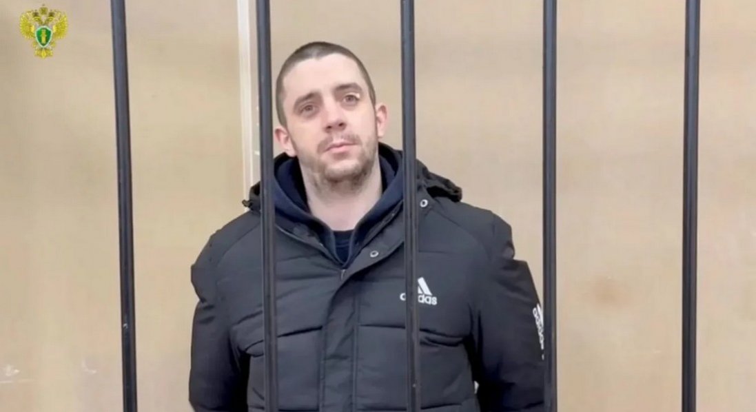 Британський доброволець, якого в російському полоні засудили, скаржиться, що уряд покинув його