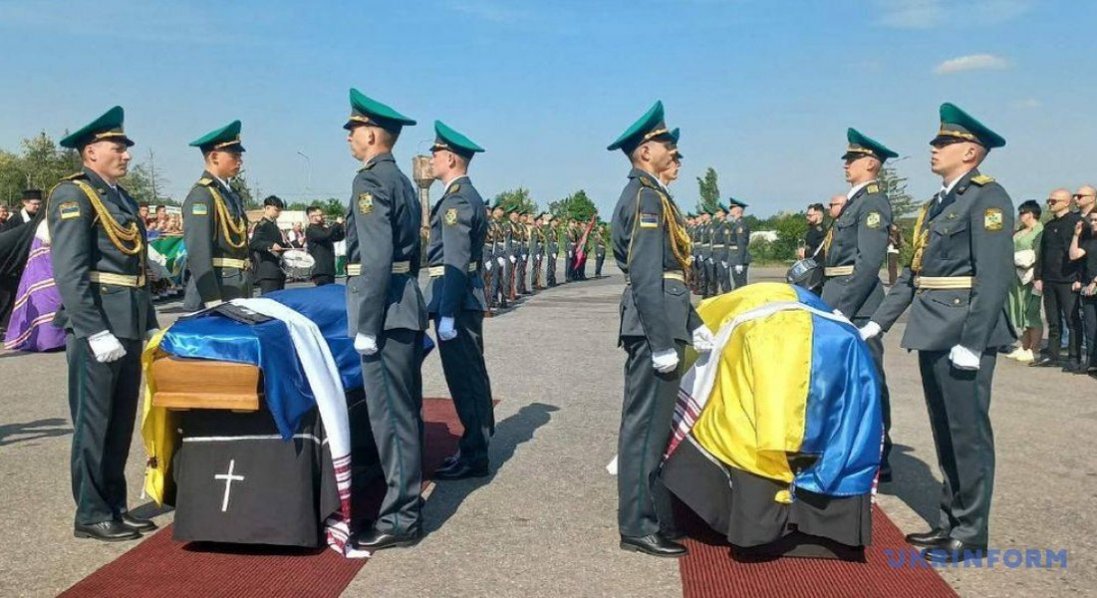 В Україну повернули прах лідера ОУН Андрія Мельника та його дружини