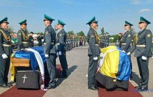 В Україну повернули прах лідера ОУН Андрія Мельника та його дружини