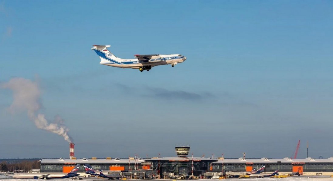 У московському та кількох інших російських регіонах заборонять польоти цивільним повітряним суднам