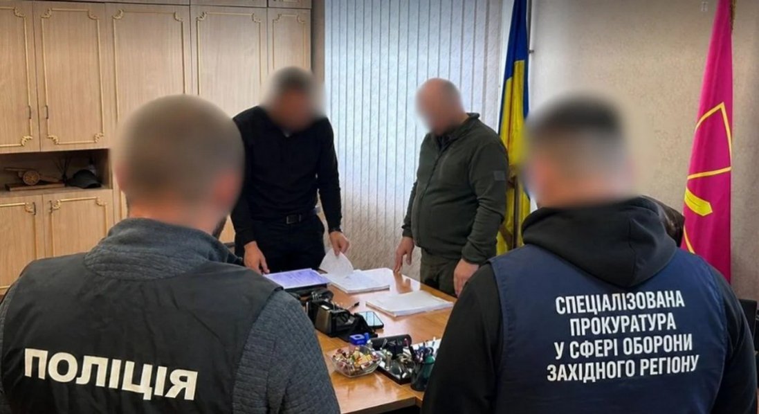 Трьох посадовців ТЦК підозрюють у фіктивній мобілізації: вносили померлих