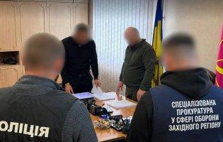Трьох посадовців ТЦК підозрюють у фіктивній мобілізації: вносили померлих
