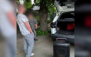 У Луцьку затримали двох хлопців, які гучно слухали музику російською мовою