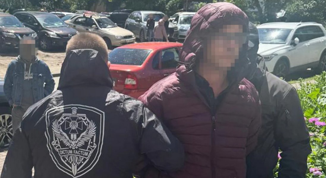 Двох посадовців БЕБ затримали на хабарях — СБУ