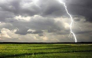 На Волинь сунуть гроза та сильний вітер