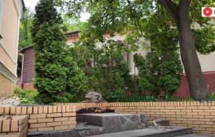У Києві демонтували пам'ятник Булгакову