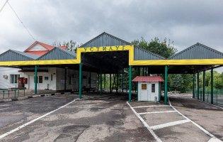 Перед пунктом пропуску «Устилуг» стоять 100 легкових авто