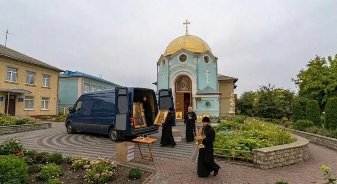 Релігійна громада упц мп вивезла все майно з каплиці у Володимирі