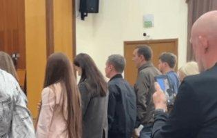 На Київщині депутат фотографував сідниці колег під час гімну