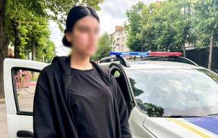 Волинянка видурила у пенсіонерки понад 10 тисяч доларів