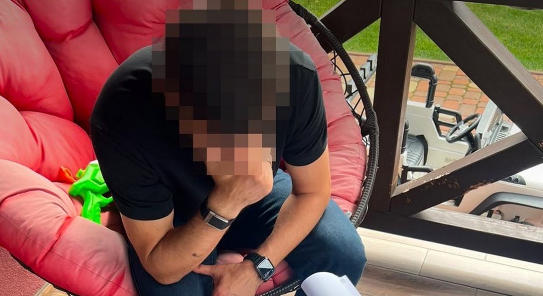 Працівник СБУ вимагав від бізнесмена $150 тисяч за закриття справи