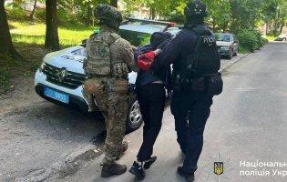 У Тернополі чоловік захопив жінку у заручники і забарикадувався в квартирі