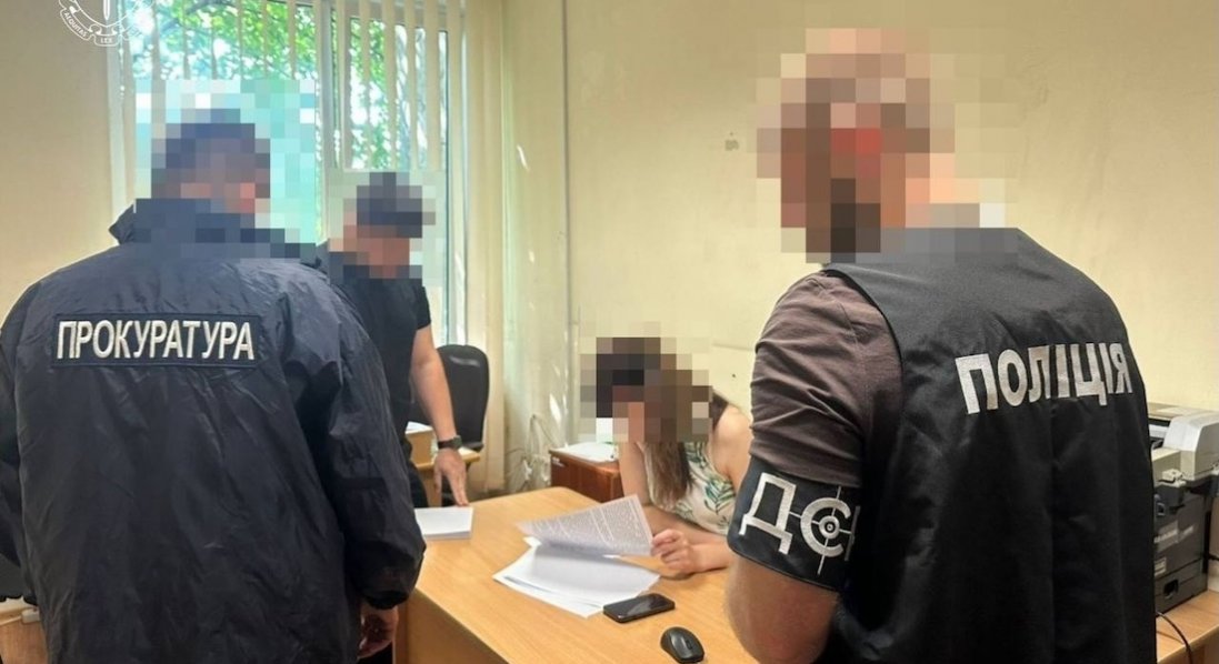 Розтрата понад 2 млн грн бюджетних коштів: повідомлено про підозру ексдиректорці Служби місцевих автодоріг у Волинській області