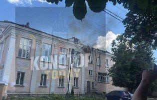 росія вдарила по центру Конотопа