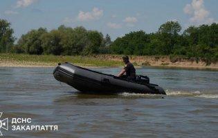 На Закарпатті з річки витягли тіло 10-річного хлопчика, якого віднесло течією