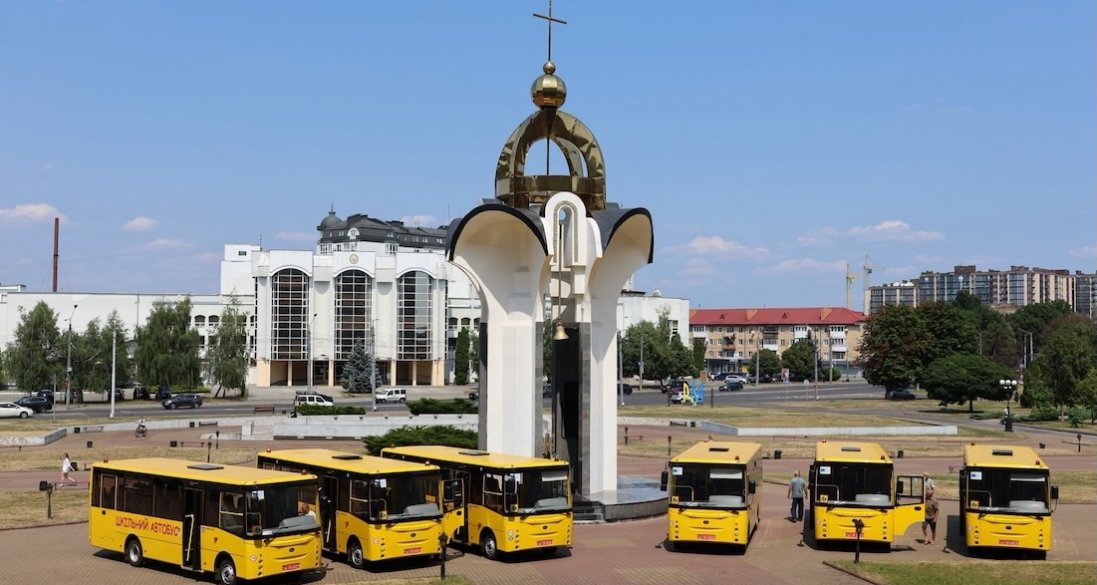 Нові шкільні автобуси отримають 6 громад Волині