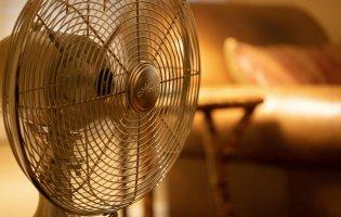 У всіх регіонах України через спеку повертають графіки відключення світла