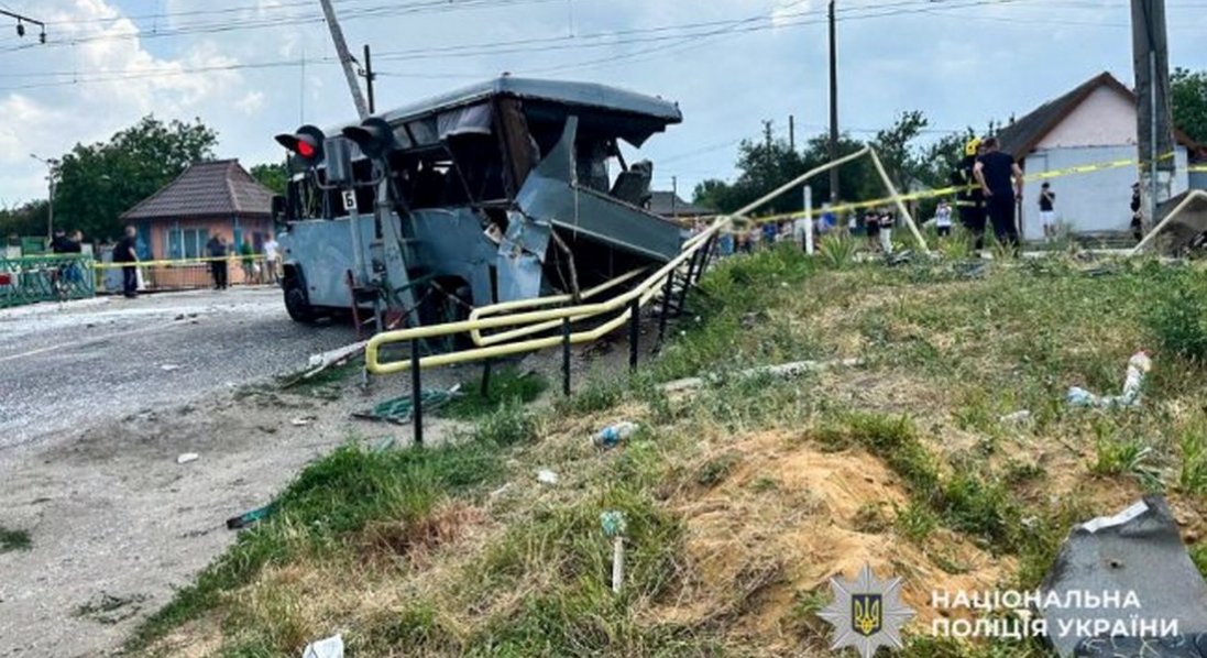 На Рівненщині потяг зіткнувся з маршруткою: четверо загиблих