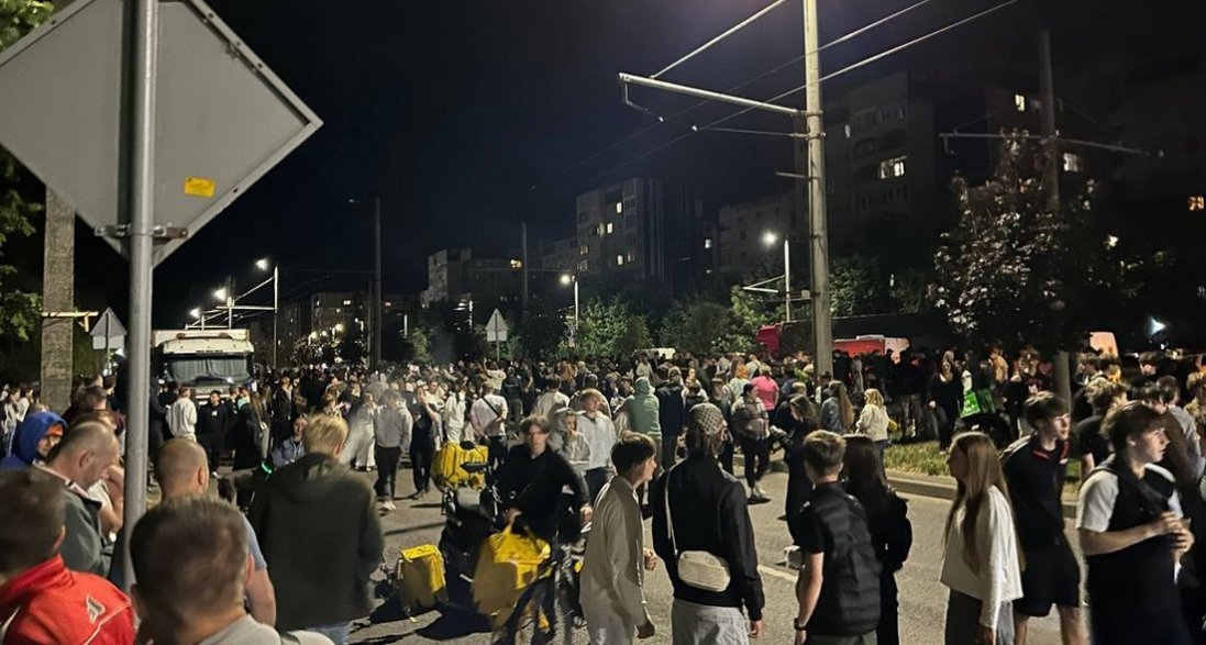 У Львові люди перевернули автомобіль ТЦК