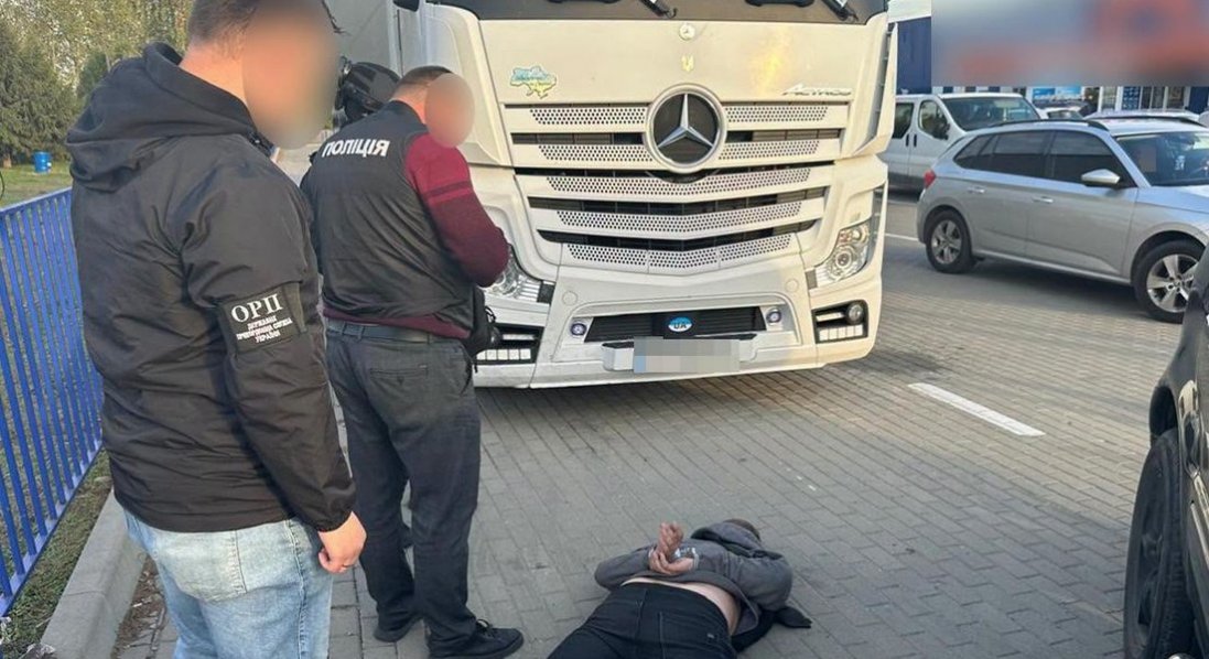 Контрабанда авто під виглядом допомоги для ЗСУ: на Волині судитимуть учасників злочинної групи