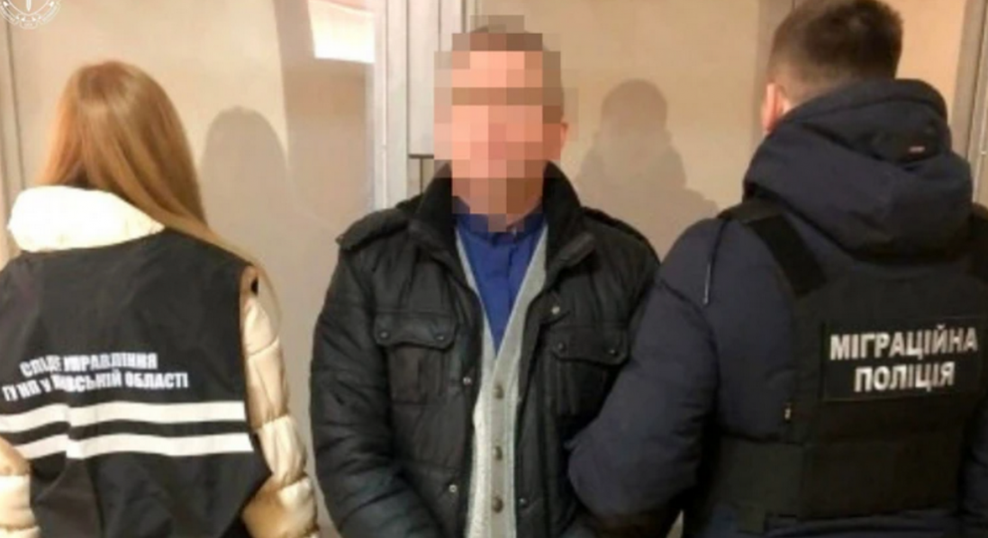 Розбещував доньку, ґвалтував та знімав порно: на Львівщині судили ексдиякона