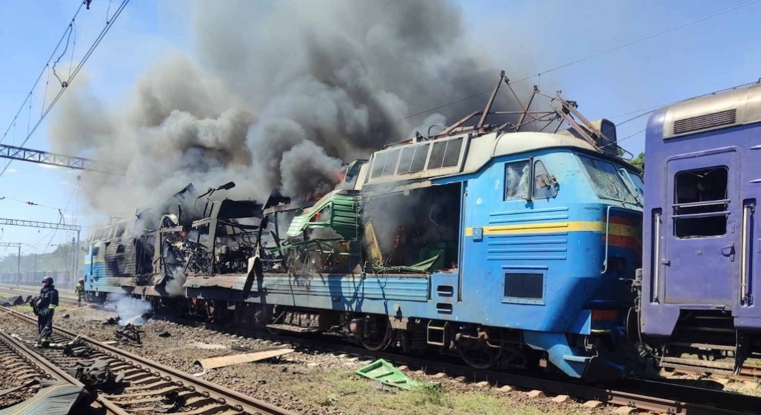 На Запоріжжі росіяни обстріляли пасажирський потяг
