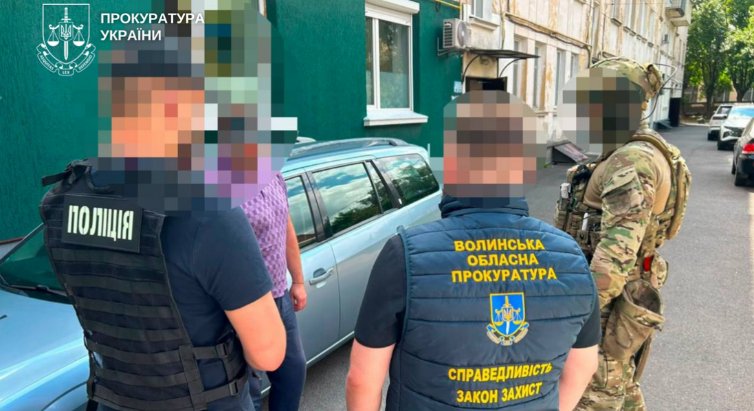 20 000 доларів США за визнання непридатним до служби: волинянину повідомили про підозру