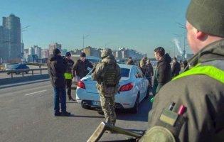 Під Черніговом дівчина на блокпосту намагалася підірвати військових