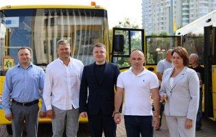 Громади на Волині отримали шкільні автобуси