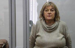 Підозрюваній екскерівниці Хмельницької МСЕК знову продовжили зобов'язання