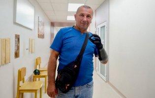 У батька і сина – однакове поранення: у Львові лікували сім'ю військових з Волині