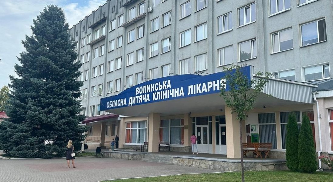 У волинській дитячій лікарні оновлять холи на трьох поверхах