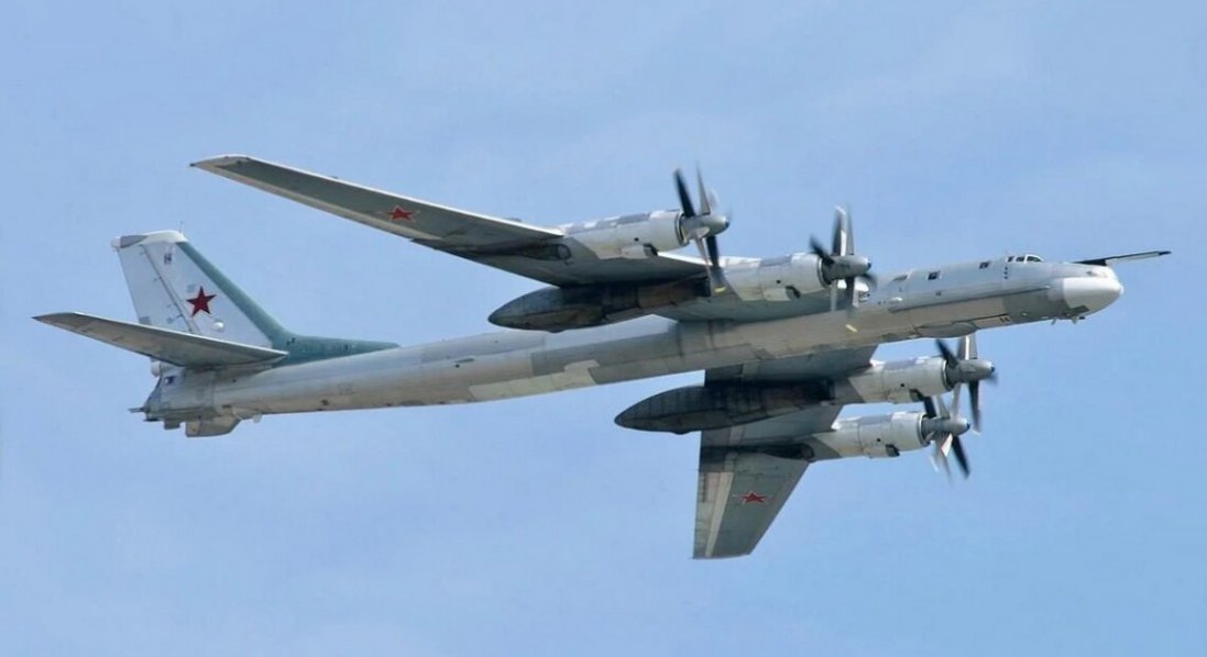 Зеленський підтвердив ураження НПЗ у Ярославлі та удар по ТУ-95МС в Енгельсі