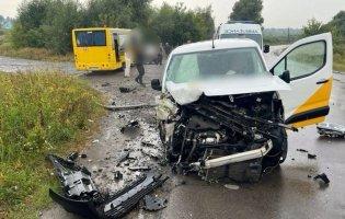 На Волині  в аварію потрапив шкільний автобус: у салоні перебувало 18 людей