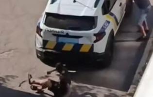 На Дніпропетровщині поліцейське авто двічі переїхало чоловіка