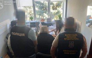 До 8 000 доларів США за фіктивну інвалідність для ухилянтів: трьом волинянам повідомлено про підозру