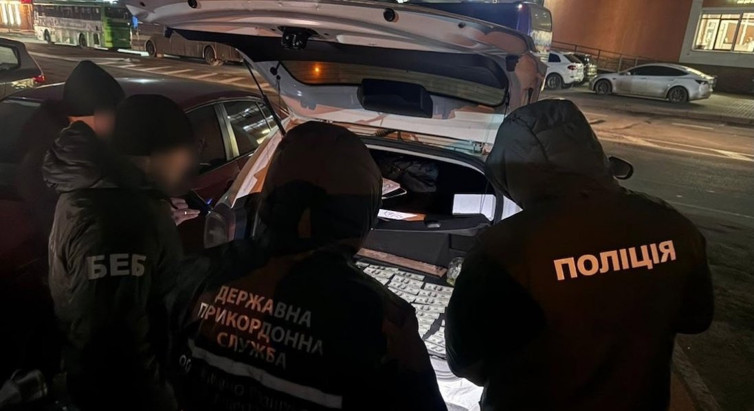 17 авто під виглядом гуманітарки для ЗСУ: волинські прикордонники викрили схему