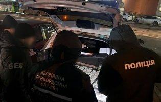17 авто під виглядом гуманітарки для ЗСУ: волинські прикордонники викрили схему