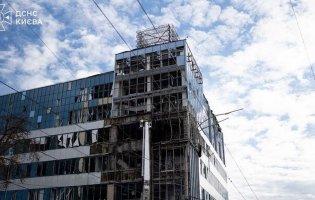 У Києві дрон вдарив по офісу: загинуло троє людей