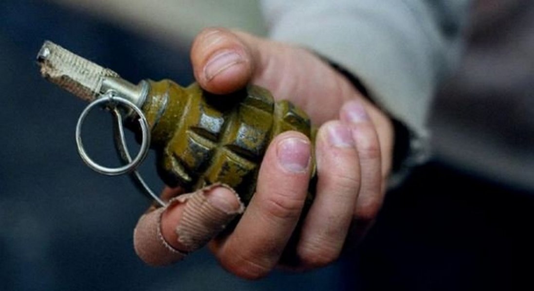 У Луцьку чоловік кинув з вікна гранату у підлітків