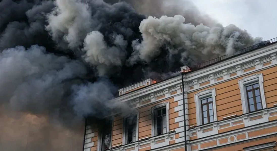 У Києві російський безпілотник влучив по будівлі Національної академії наук