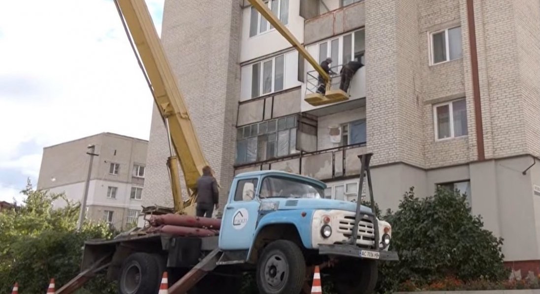 У Ковельській громаді людям компенсують витрати на ремонт після російських атак
