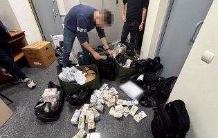 В Україні накрили тіньову мережу обмінників, вилучили 630 млн