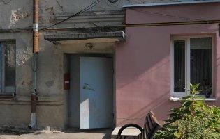 У Луцьку в багатоповерхівці знайшли мертвою 18-річну дівчину