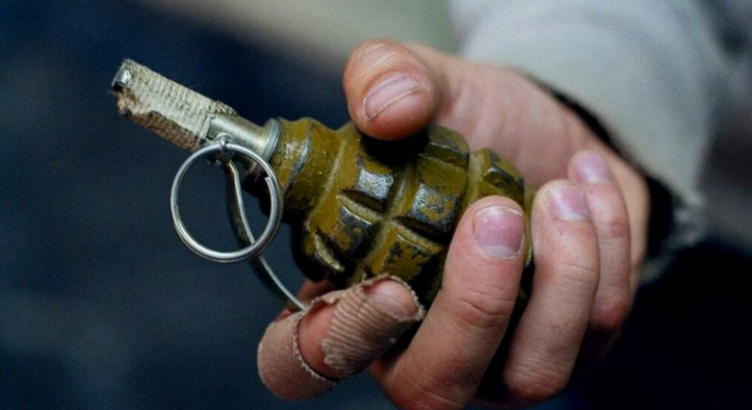 На Волині чоловік намагався підірвати гранатою поліцейських