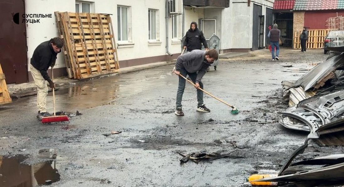 У Луцьку триває розбір завалів після удару рф