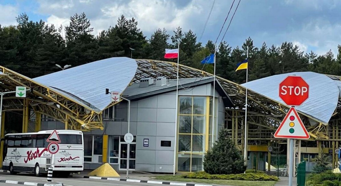 На ПП «Ягодин» можливе сповільнення пропуску вантажівок